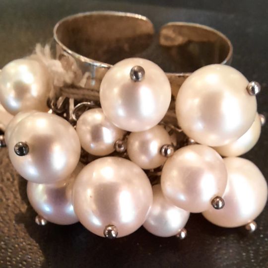 Joyería Quilez varias perlas en una pulsera